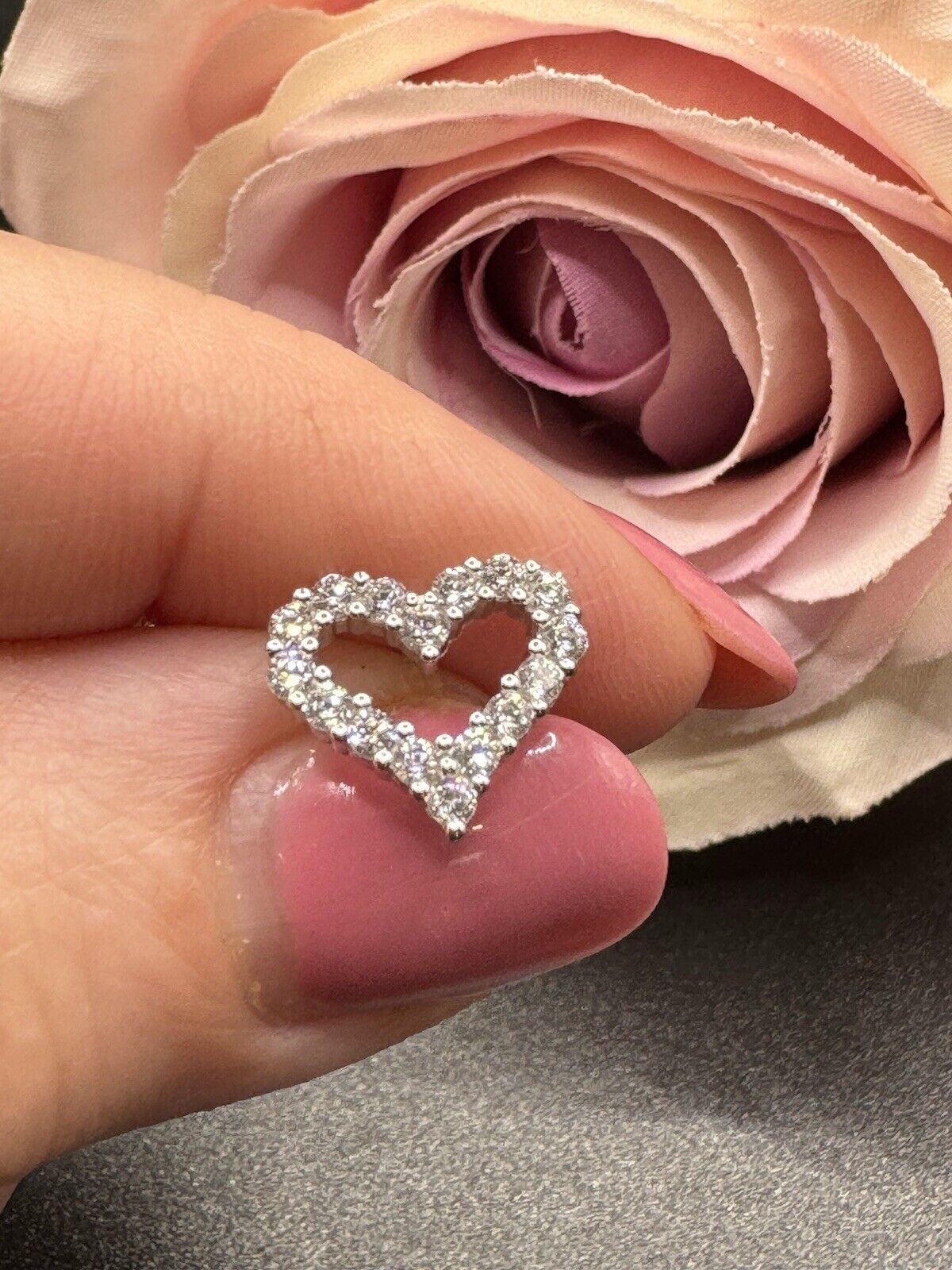 Beautiful 925 Sterling Silver Cubic Zirconia Heart Shaped Stud Earrings Gift
