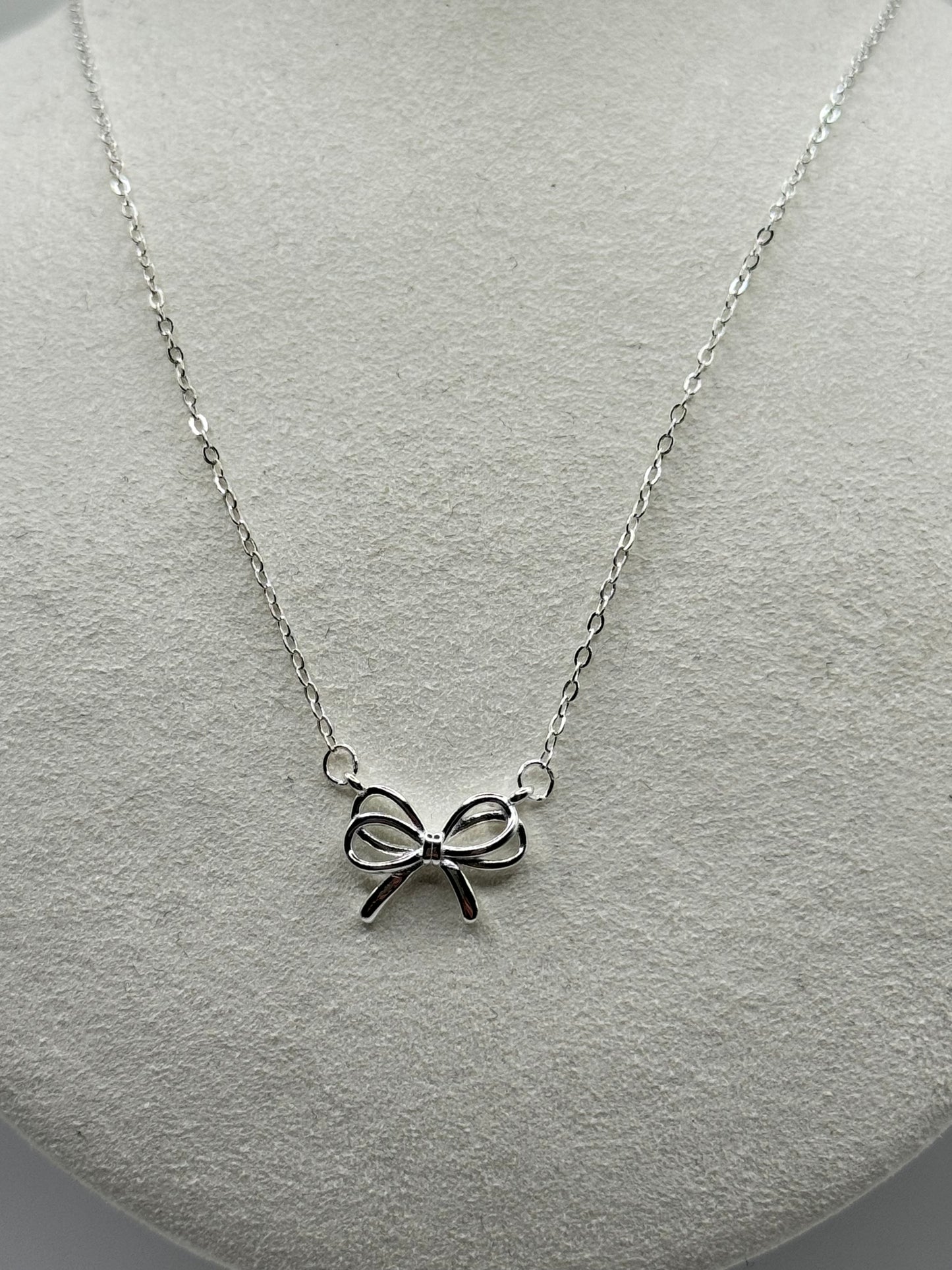 925 Sterling Silver Bow Necklace