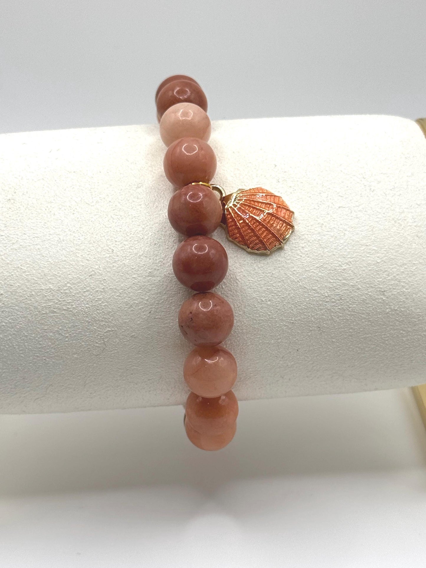 Coral Beaded Bracelet with Seashell Charm – Handmade Beach Jewellery – Stretch Bracelet for Women