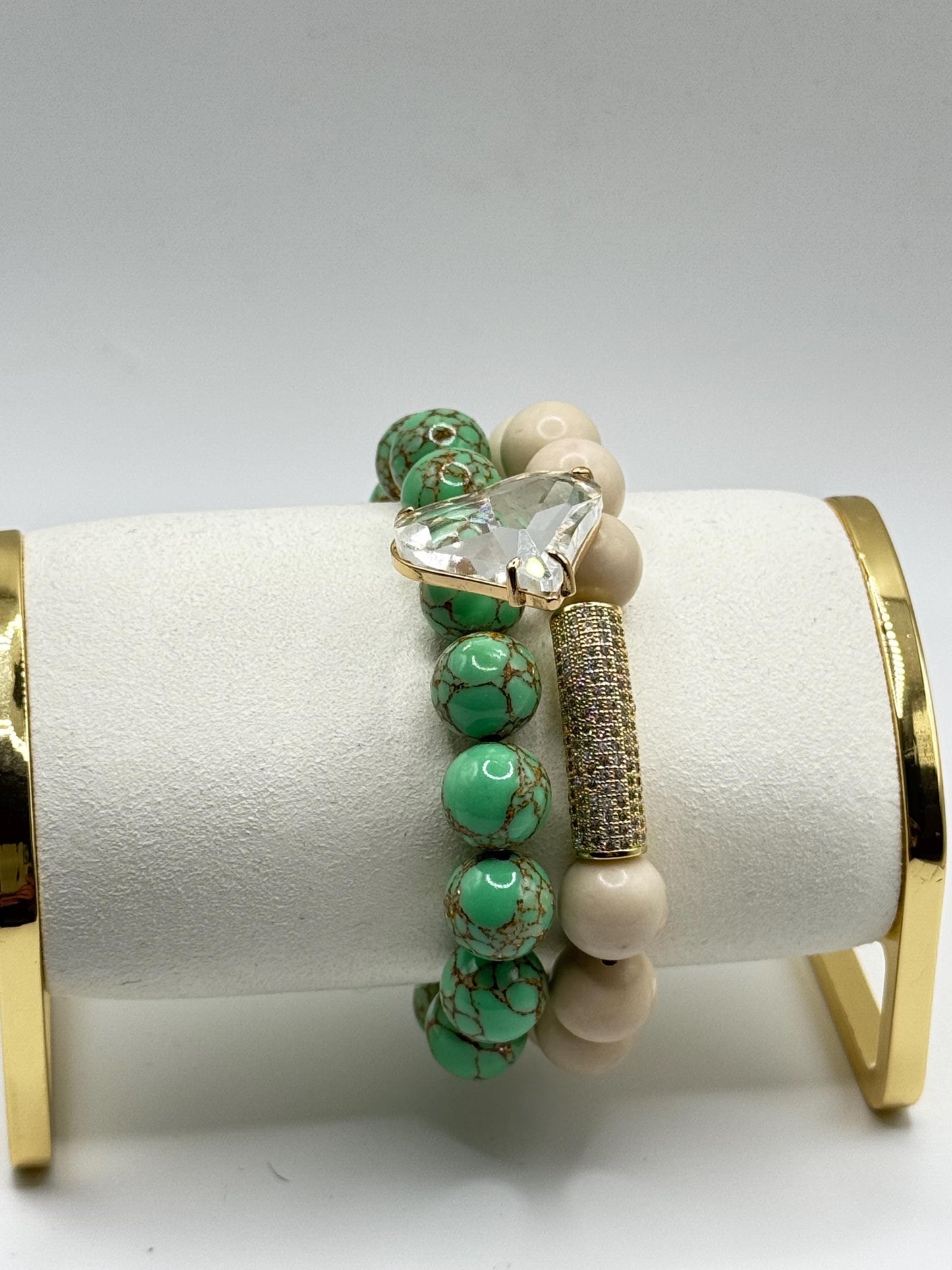 Green Howlite Beaded Bracelet with Crystal Heart Charm – Handmade Stretch Bracelet – Gift for Her