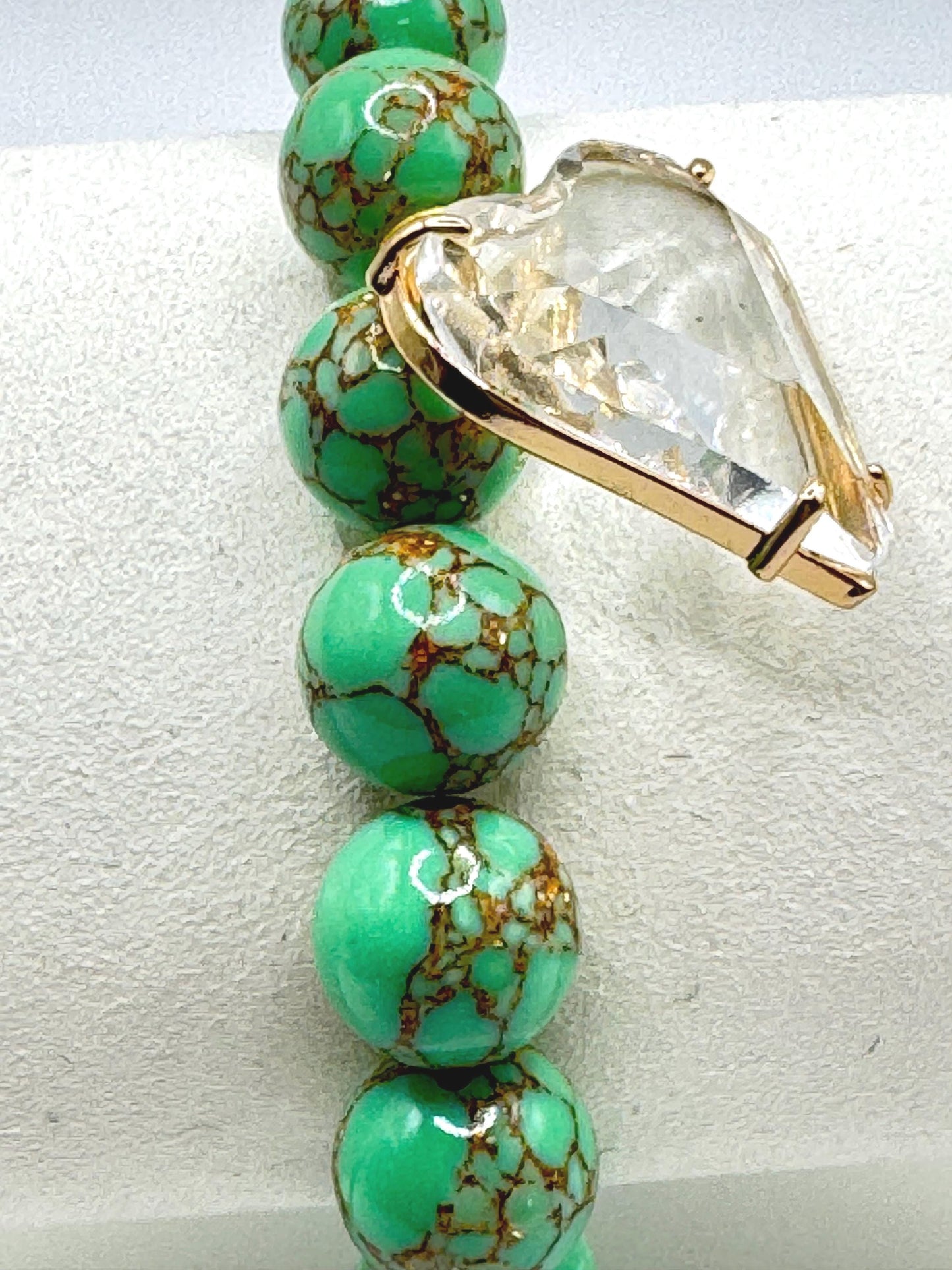 Green Howlite Beaded Bracelet with Crystal Heart Charm – Handmade Stretch Bracelet – Gift for Her