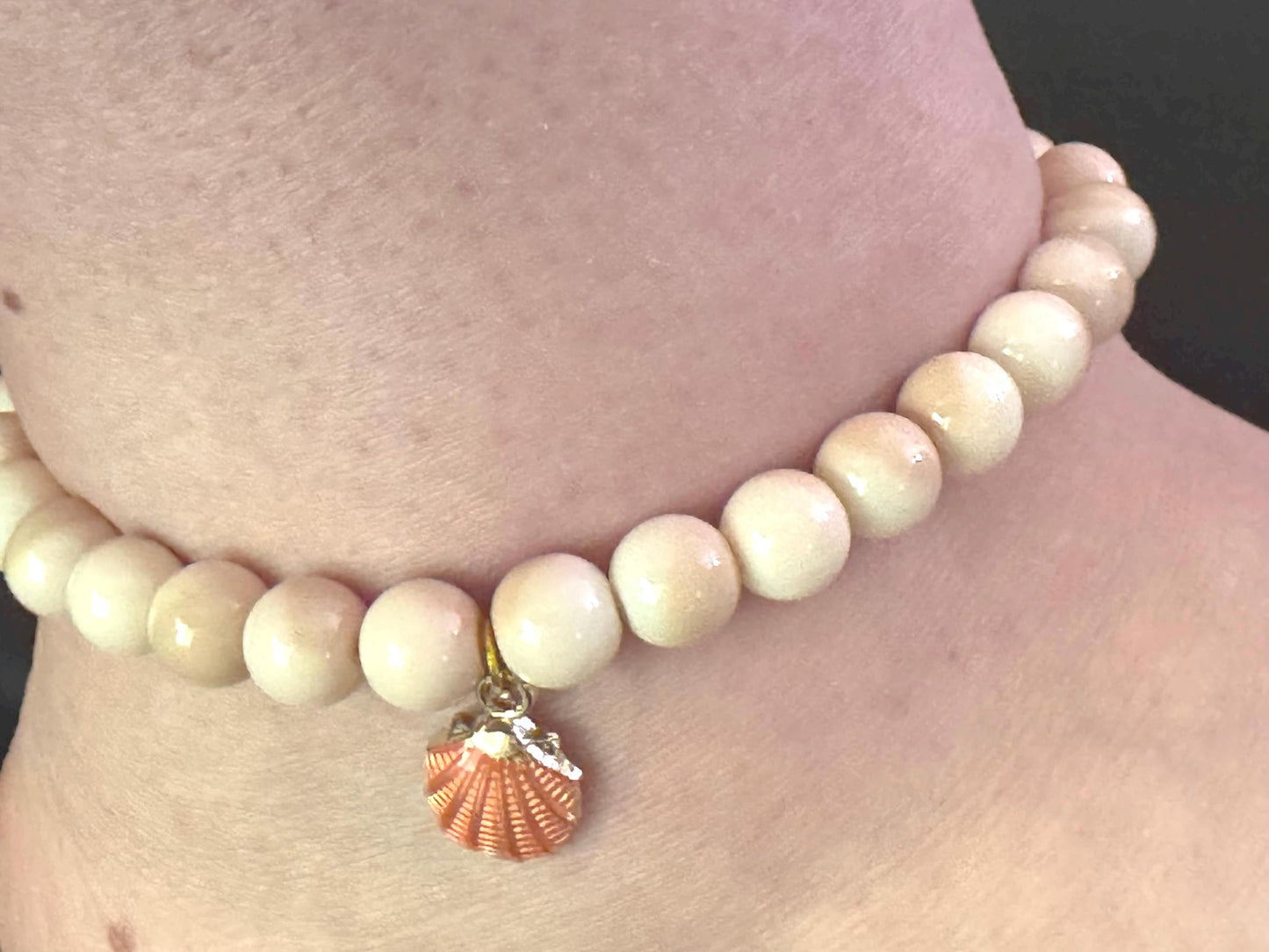 Cream Beaded Anklet with Shell Charm – Boho Beach Jewellery , Summer Anklet for Women