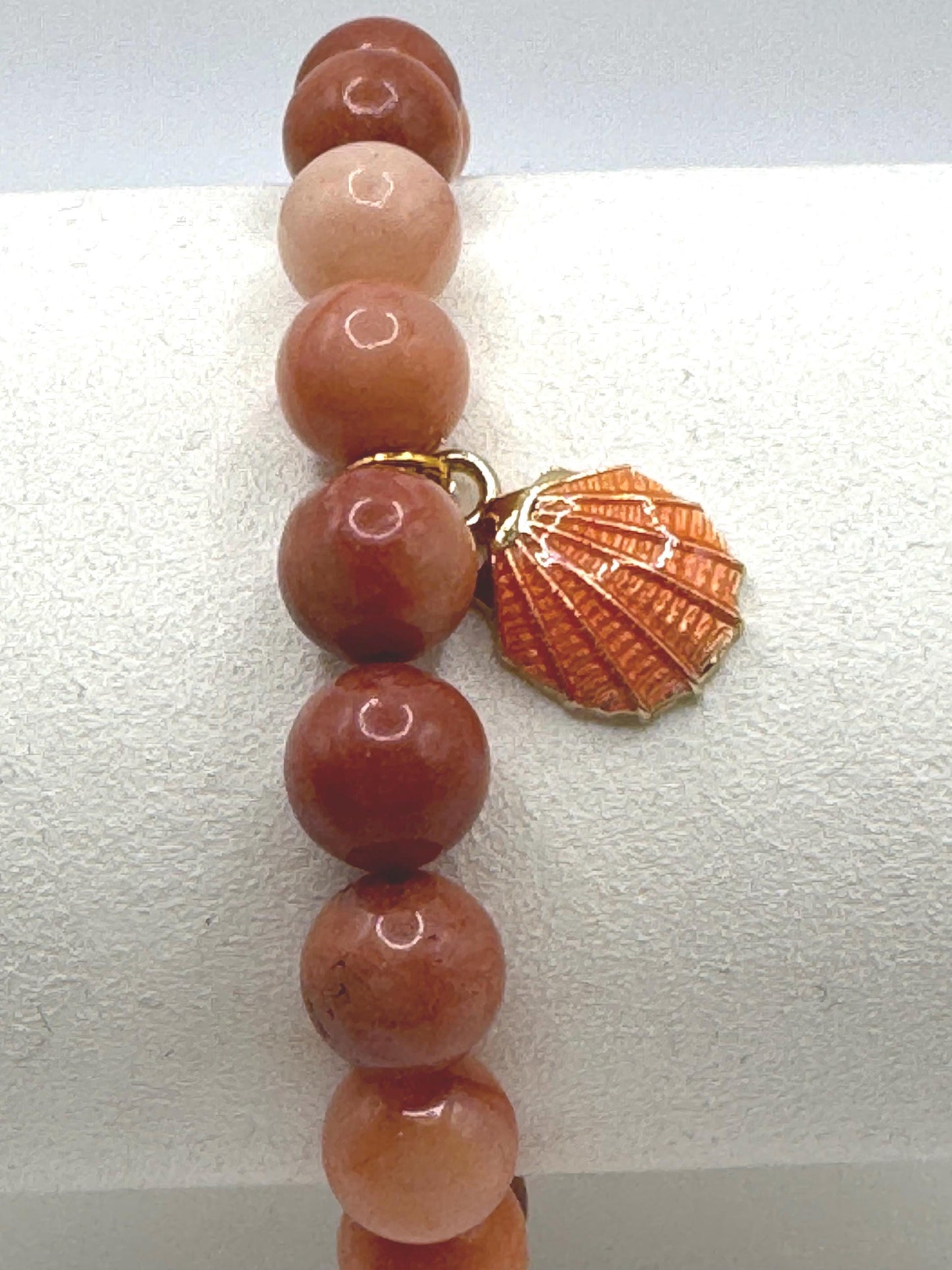 Coral Beaded Bracelet with Seashell Charm – Handmade Beach Jewellery – Stretch Bracelet for Women