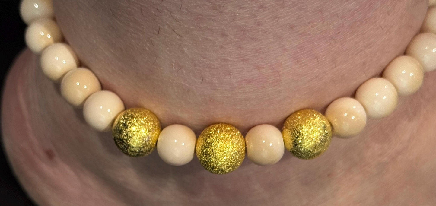 Handmade Beaded Anklet with Gold Accent Beads – Natural Creamy White Beads – Boho Minimalist Jewellery for Women
