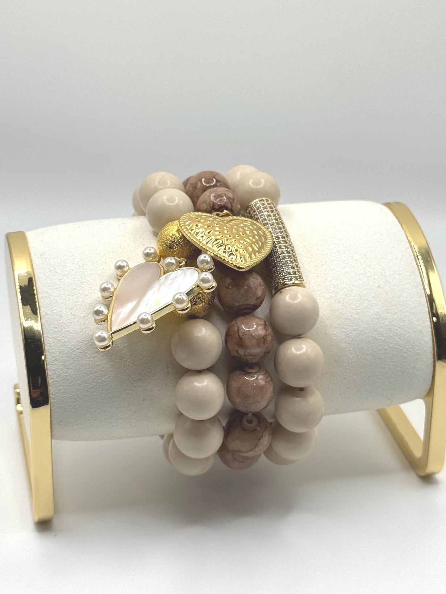 Luxury Brown Mocha Jasper Bracelet with Gold Textured Heart Charm – Handmade Gemstone Beaded Jewellery – Elegant Gift for Her